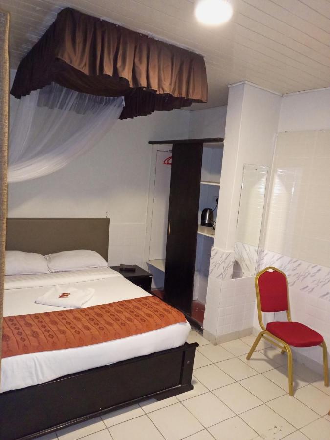 Beach View Hotel - Кисуму Екстериор снимка