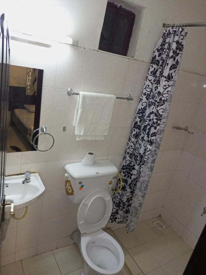Beach View Hotel - Кисуму Екстериор снимка