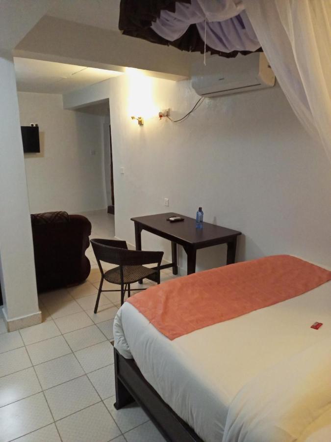 Beach View Hotel - Кисуму Екстериор снимка